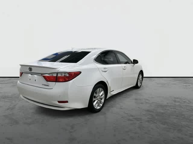 Used 2015 Lexus ES 300h w/ Navigation System Package FWD image 3