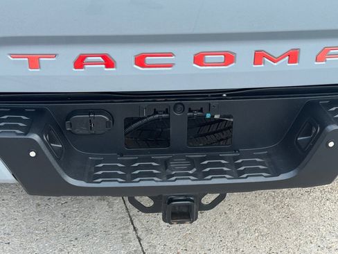 Used 2019 Toyota Tacoma SR image 6