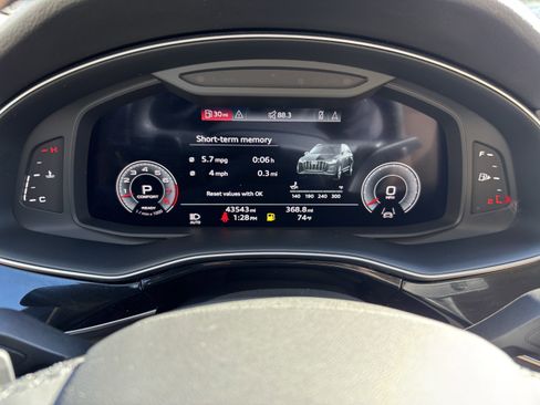 Used 2023 Audi Q7 3.0T Prestige image 23