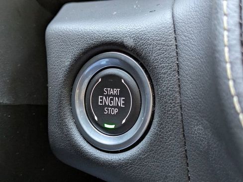 Used 2024 Chevrolet Suburban Premier image 33