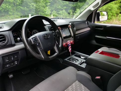 Used 2018 Toyota Tundra SR5 w/ TRD Off Road Package AWD/4WD image 2