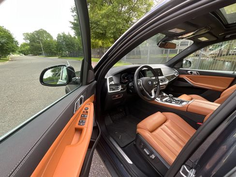 Used 2021 BMW X5 xDrive40i w/ Premium Package AWD/4WD image 9