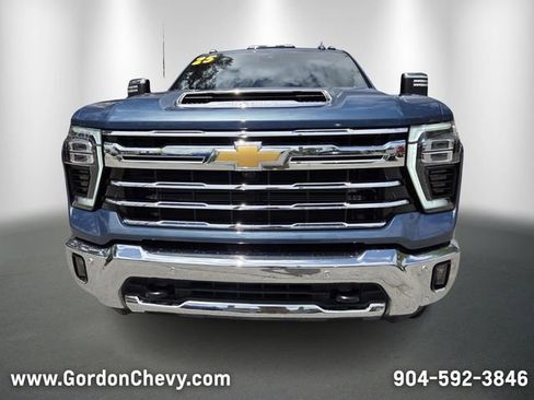 Used 2025 Chevrolet Silverado 2500 LTZ w/ LTZ Premium Package AWD/4WD image 9