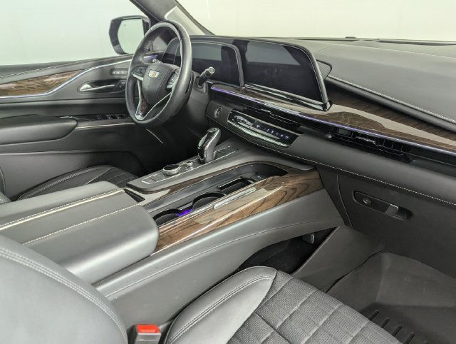 Used 2023 Cadillac Escalade Sport Platinum w/ Heavy-Duty Trailer Package AWD/4WD image 26