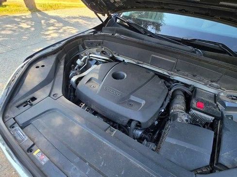 Used 2019 Volvo XC90 T6 Momentum AWD/4WD image 2