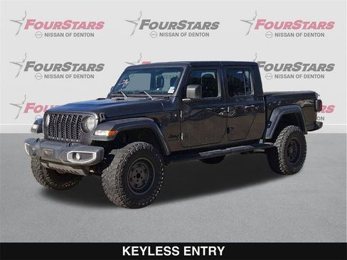 Used 2020 Jeep Gladiator Sport w/ Quick Order Package 24S image 9