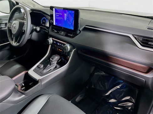 Used 2024 Toyota RAV4 Limited image 25