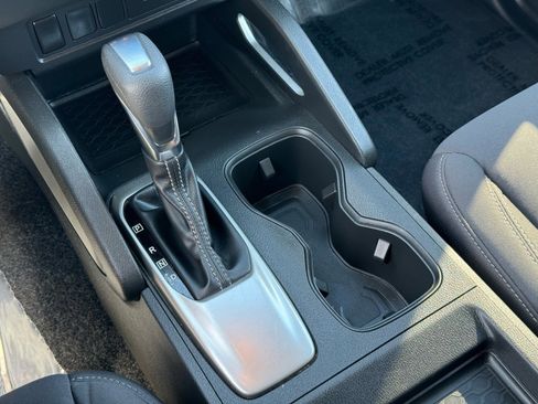 Used 2023 Nissan Frontier SV image 32