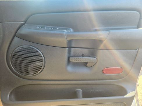Used 2005 Dodge Ram 1500 Truck SLT image 14