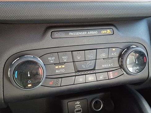 Certified 2023 Ford Bronco Sport Outer Banks w/ Tech Package AWD/4WD image 17