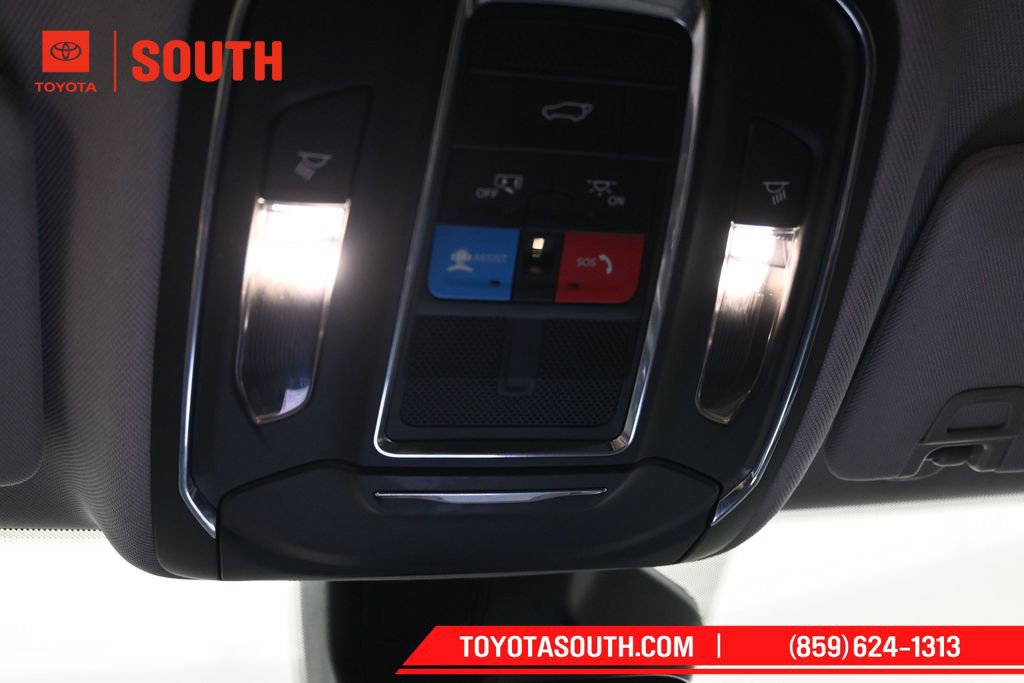 Used 2023 Jeep Grand Cherokee Limited AWD/4WD image 19