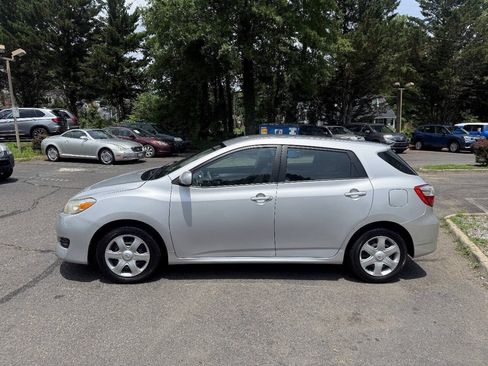 Used 2009 Toyota Matrix w/ PWR Pkg FWD image 6