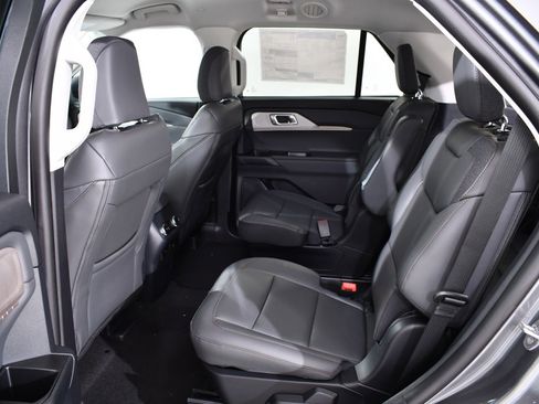 New 2026 Ford Explorer Active w/ Active Comfort Package image 16