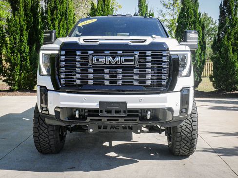 Used 2025 GMC Sierra 2500 Denali Ultimate image 3