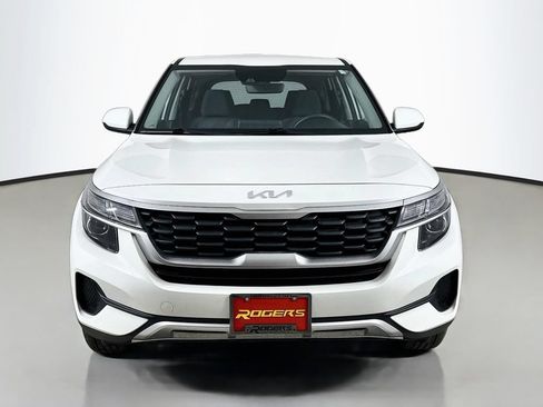 Used 2023 Kia Seltos LX AWD/4WD image 2