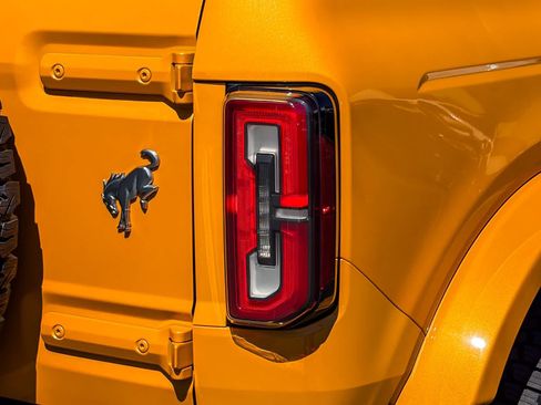 Used 2022 Ford Bronco Outer Banks AWD/4WD image 8