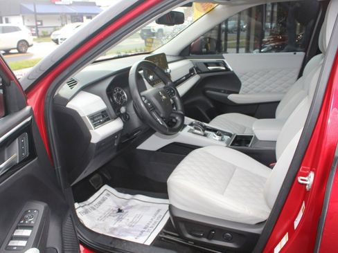 Used 2022 Mitsubishi Outlander SEL image 12
