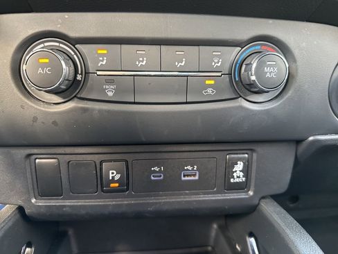 Used 2023 Nissan Frontier SV w/ Midnight Edition Package image 35