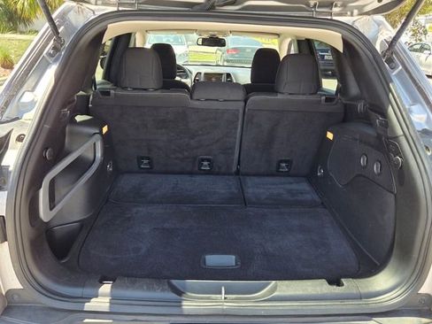 Used 2016 Jeep Cherokee Latitude w/ Safety/Convenience Group AWD/4WD image 13