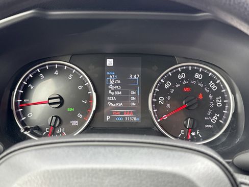 Used 2022 Toyota RAV4 XLE image 19