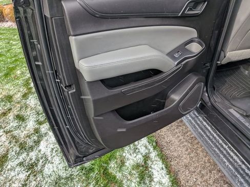 Used 2016 Chevrolet Suburban LT w/ Luxury Package image 12