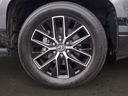 Used 2024 Lexus GX 550 w/ Accessory Package (2T) AWD/4WD image 9