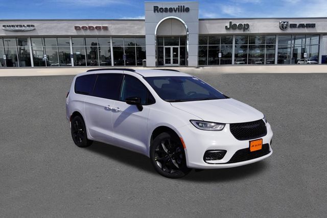 New 2026 Chrysler Pacifica Select w/ S Appearance Package AWD/4WD image 1