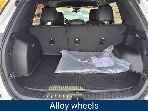 New 2026 Chevrolet Equinox LT w/ Convenience Package II image 24