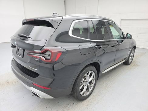 Used 2024 BMW X3 xDrive30i w/ Premium Package image 11