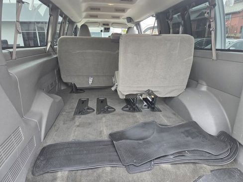 Used 2019 Chevrolet Express 3500 LT w/ LT Preferred Equipment Group image 18