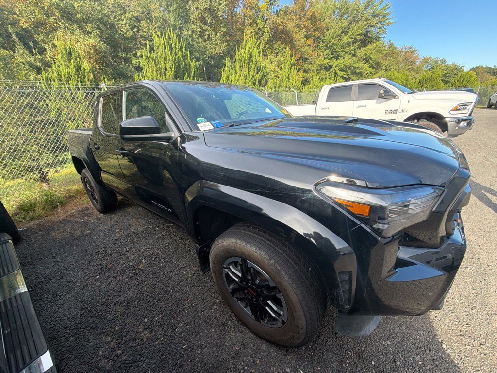 Used 2025 Toyota Tacoma TRD Sport AWD/4WD image 6