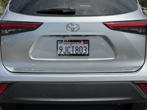 Used 2023 Toyota Highlander XLE FWD image 42