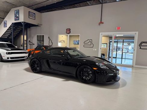 Used 2020 Porsche 718 Cayman GT4 RWD image 59