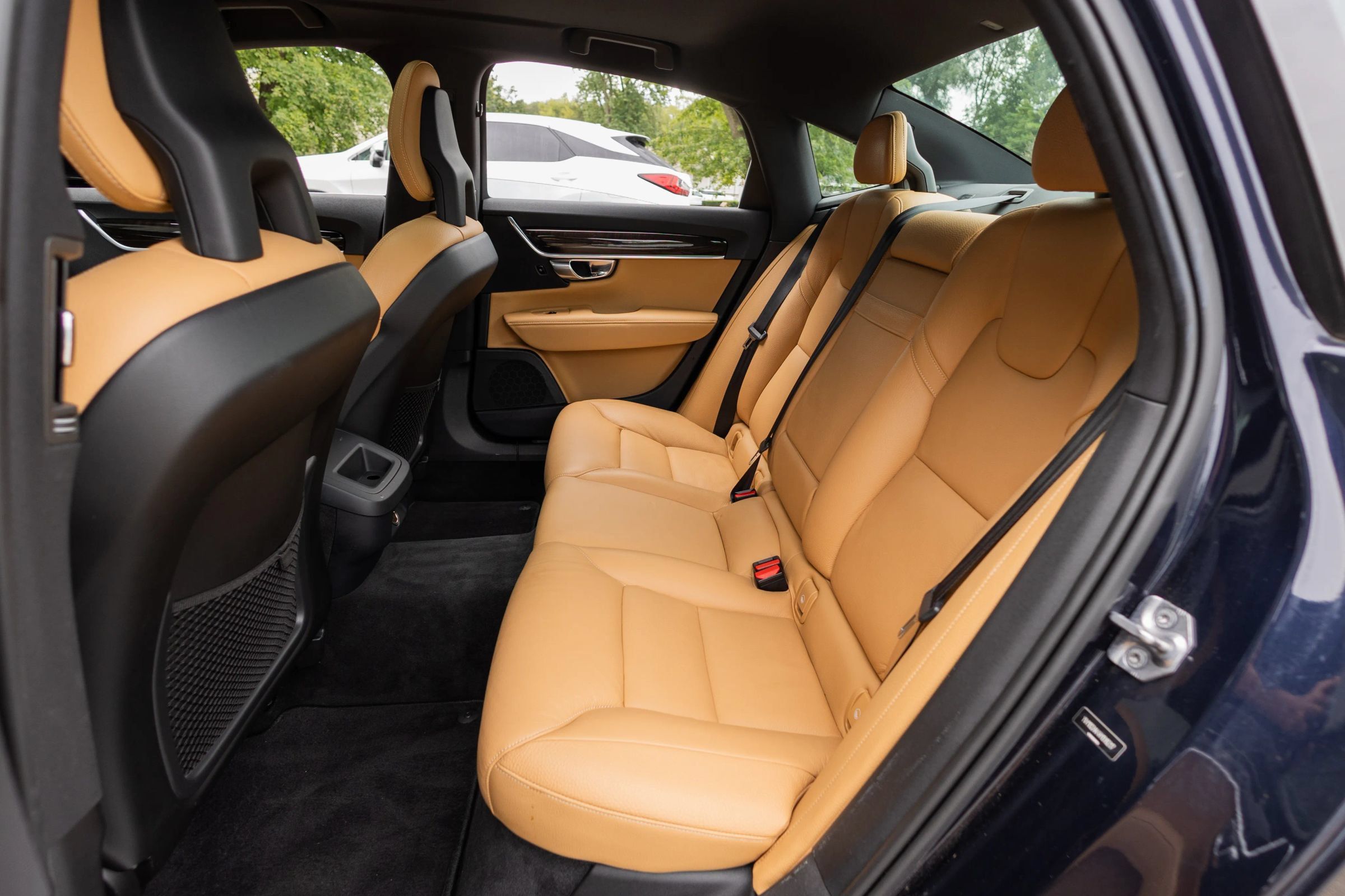Used 2017 Volvo S90 T5 Momentum w/ Vision Package FWD image 32