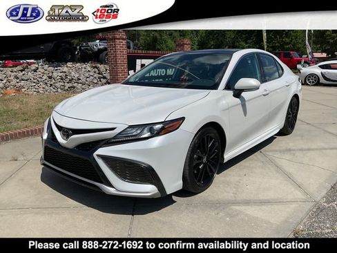 Used 2022 Toyota Camry XSE w/ Navigation Package FWD image 3