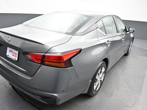 Used 2023 Nissan Altima 2.5 S FWD image 12