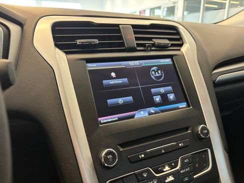Used 2016 Ford Fusion SE FWD image 20