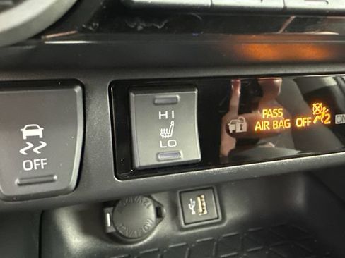 Used 2023 Toyota RAV4 XLE w/ XLE Grade Weather Package AWD/4WD image 24