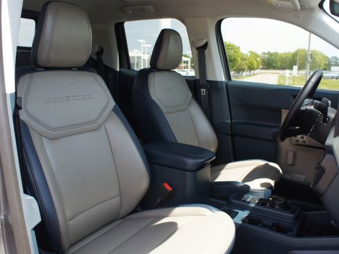 Used 2025 Ford Maverick Lariat AWD/4WD image 22