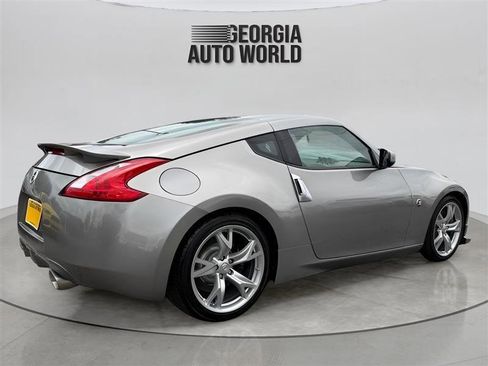 Used 2009 Nissan 370Z Coupe w/ Sport Pkg RWD image 13