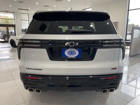 New 2026 Chevrolet Traverse RS w/ LPO, Floor Liner Package image 4