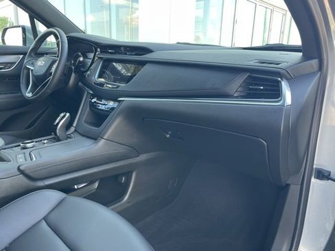 Certified 2025 Cadillac XT6 Luxury image 20
