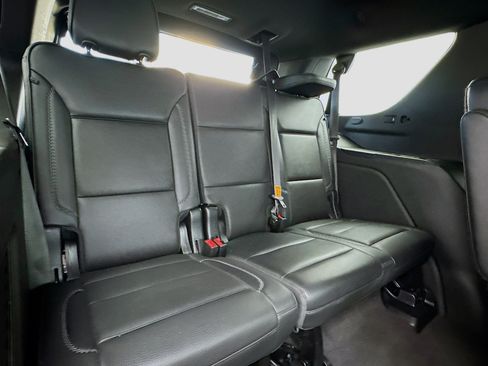 Used 2024 GMC Yukon Denali RWD image 18
