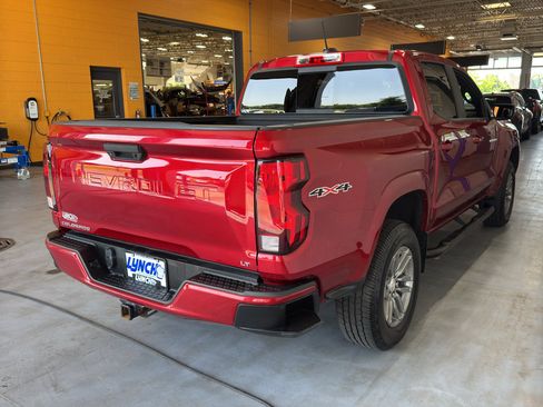 Used 2024 Chevrolet Colorado LT w/ LT Convenience Package II AWD/4WD image 5