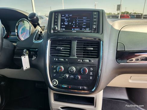 Used 2019 Dodge Grand Caravan SXT image 56