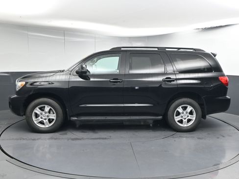 Used 2017 Toyota Sequoia SR5 image 5