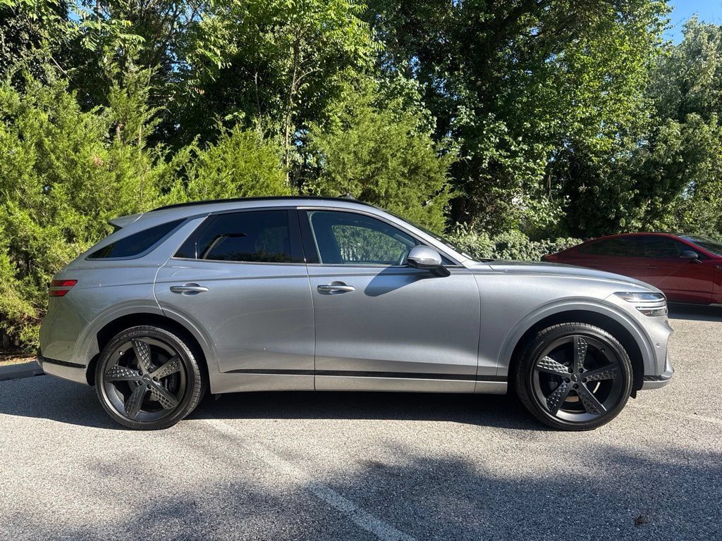 Used 2024 Genesis GV70 3.5T Sport w/ Sport Prestige Package AWD/4WD image 11