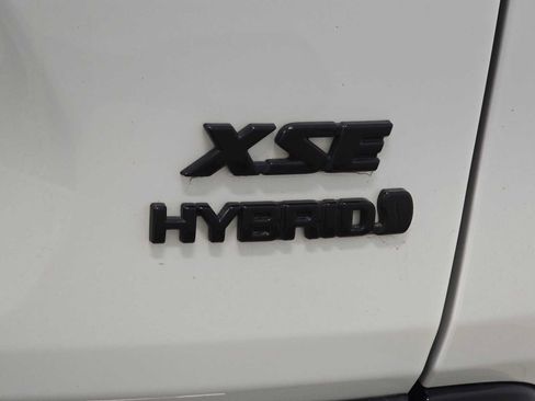 Used 2023 Toyota RAV4 XSE w/ XSE Grade Weather Package AWD/4WD image 7