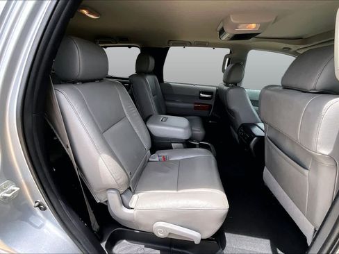 Used 2020 Toyota Sequoia Platinum RWD image 20