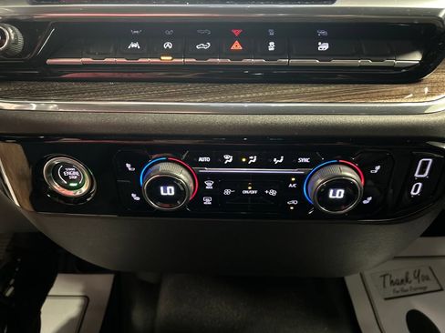 Used 2023 Chevrolet Silverado 1500 LT AWD/4WD image 19